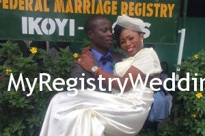 Aminat happily walk down the aisle with Saheed on the 29th of October 2015. A very Big Congrats to them. See more pics after the cut...